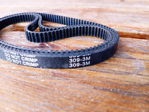 zubchatyy-remen-rezinovyy-3m309-8-mm-foto